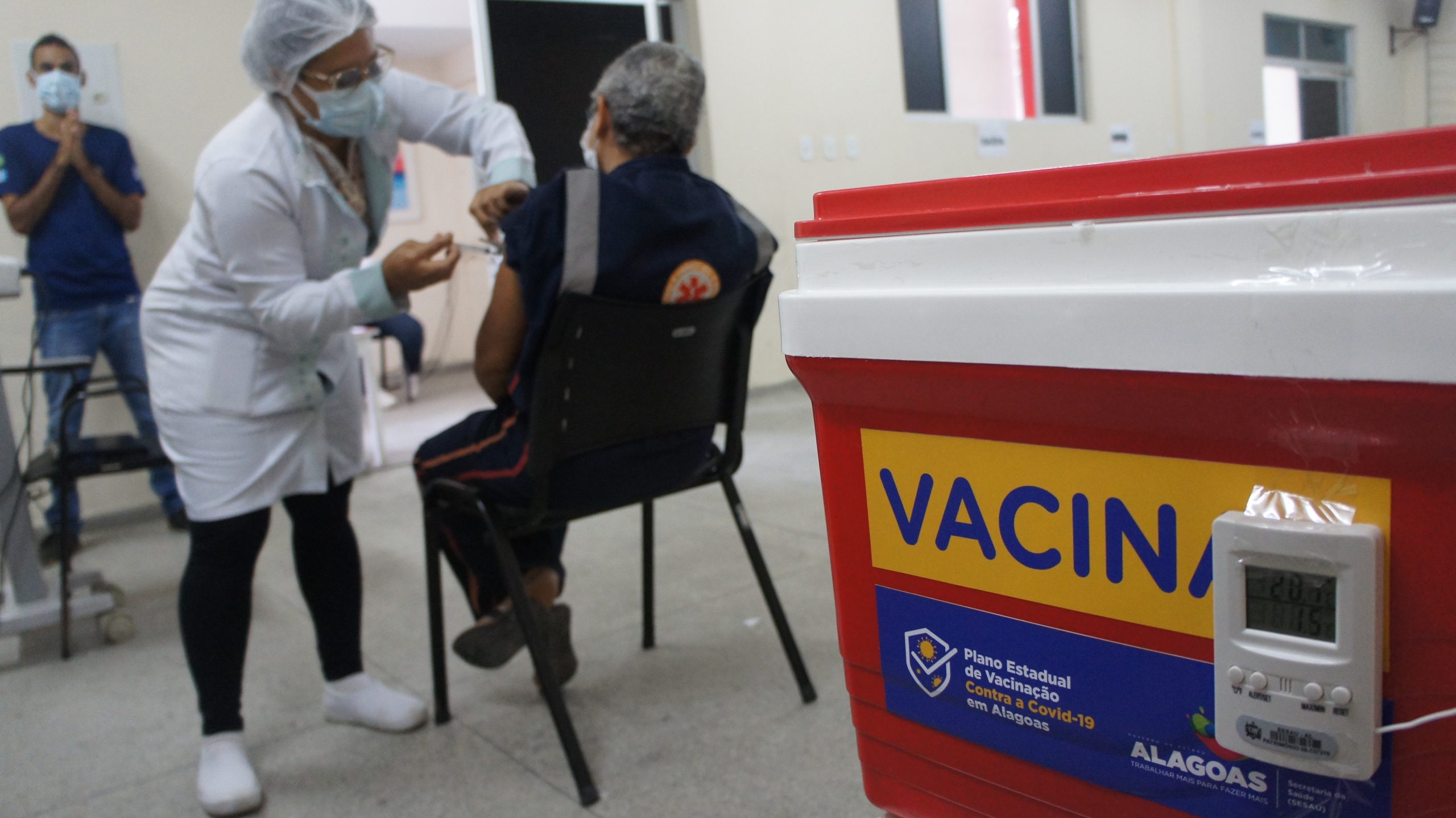 Leia mais sobre o artigo Servidores do Samu são vacinados contra Covid e influenza