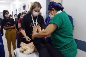Servidores do HGE promovem ação multidisciplinar contra as lesões por pressão.
