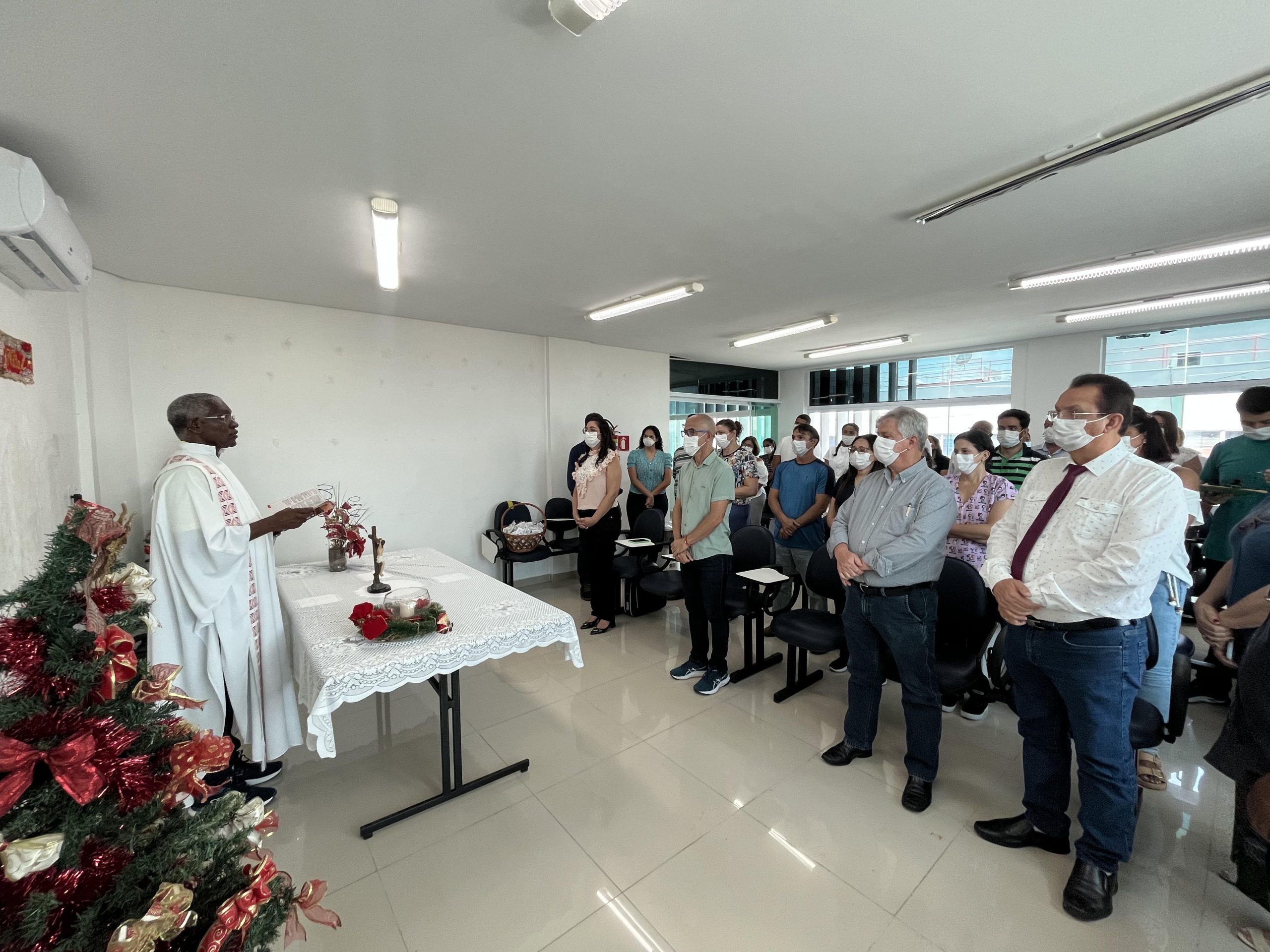 Leia mais sobre o artigo Culto Ecumênico de Natal reúne líderes religiosos e servidores no HGE