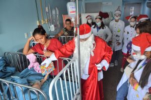 Natal é celebrado com muita alegria na Pediatria do HGE