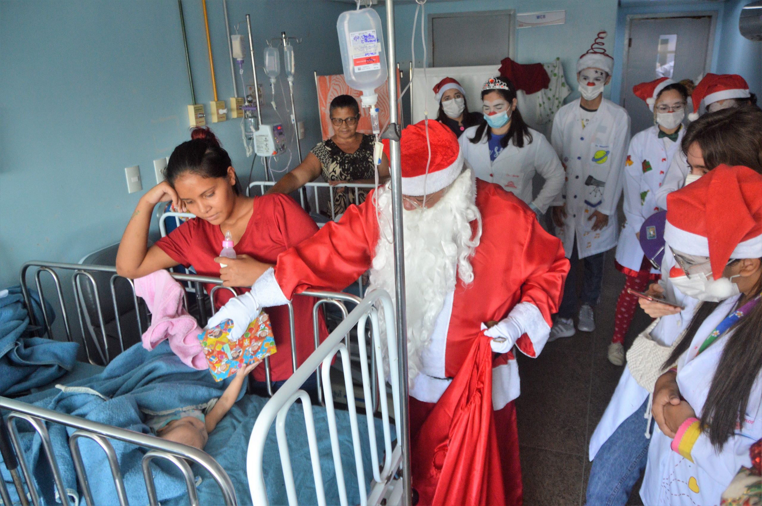 Leia mais sobre o artigo Natal é celebrado com muita alegria na Pediatria do HGE