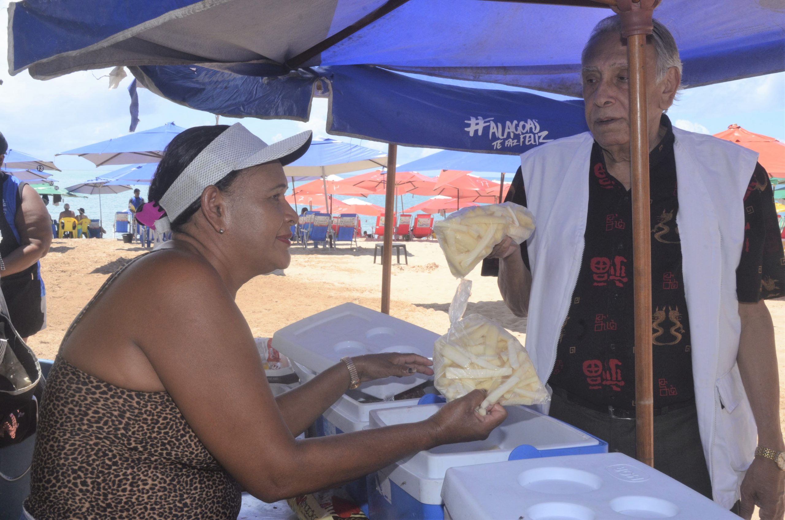 Leia mais sobre o artigo Vigilância Sanitária Estadual orienta foliões sobre os cuidados ao consumir alimentos e bebidas no Carnaval