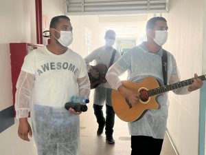 Projeto HGE Musical leva músicas sacras aos pacientes internados