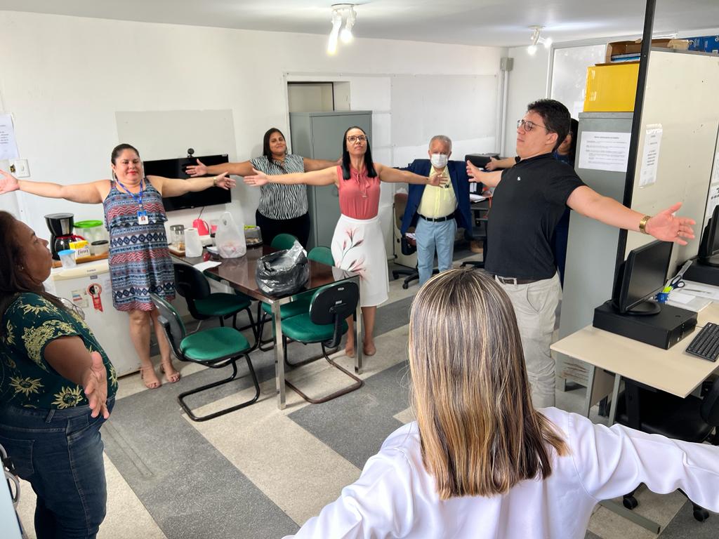 Leia mais sobre o artigo Profissional da Sesau faz orientação sobre ergonomia nos postos de trabalho