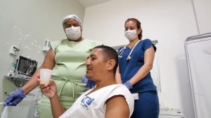 Equipe multidisciplinar do HEA é treinada sobre o processo de alimentação dos pacientes