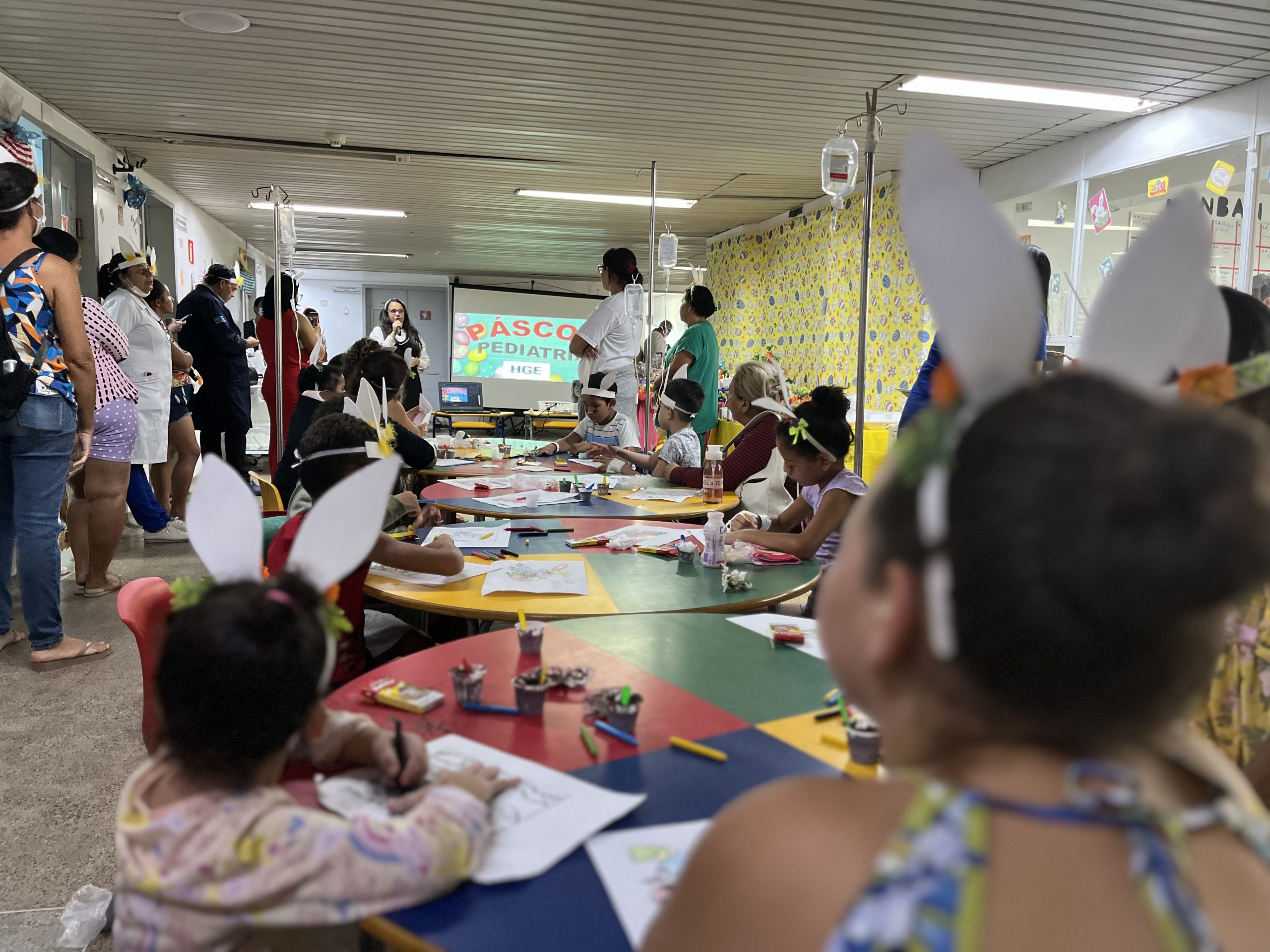 Leia mais sobre o artigo Crianças curtem festa de Páscoa organizada pelos servidores do HGE
