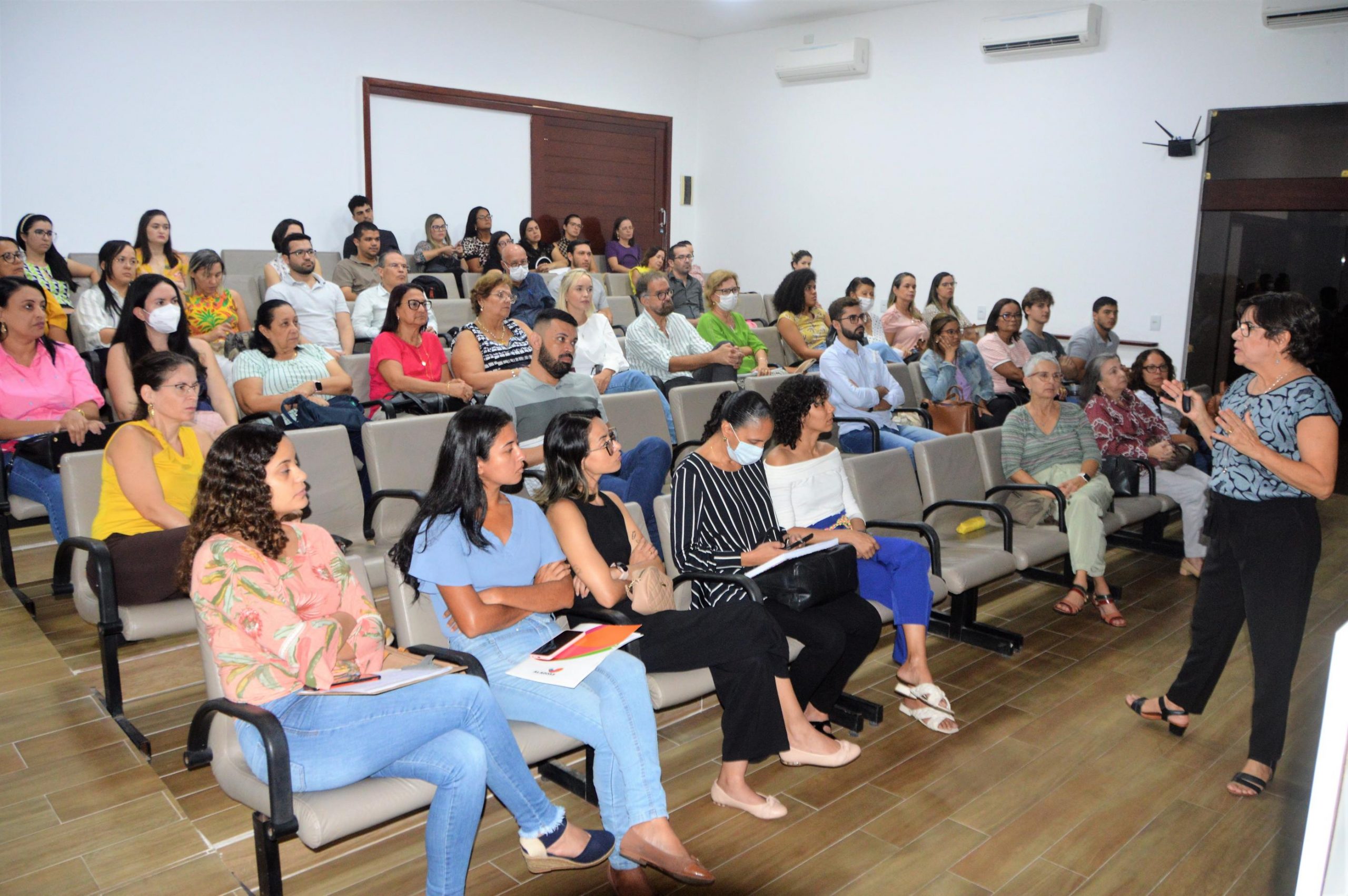 Leia mais sobre o artigo Médicos recebem treinamento sobre manejo clínico dos pacientes com arboviroses e leptospirose