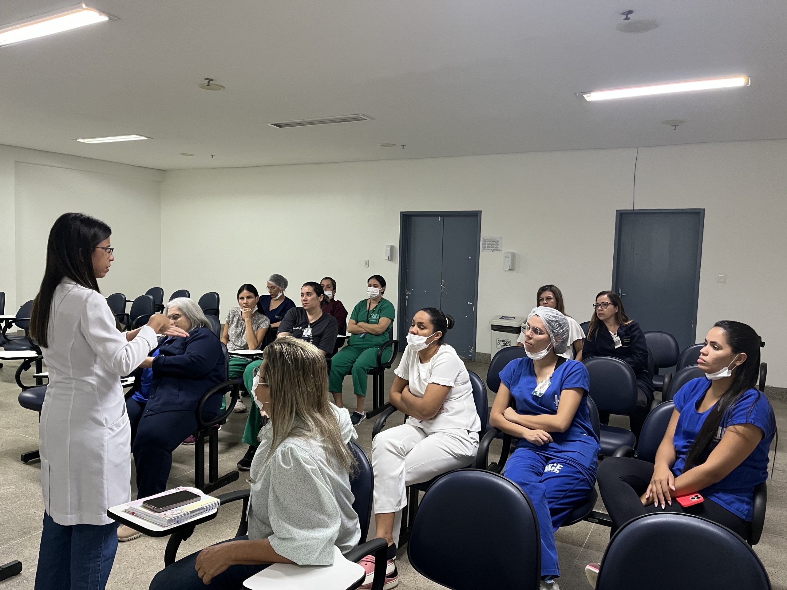 Leia mais sobre o artigo Segurança do Paciente é mais uma vez dialogada com servidores do HGE