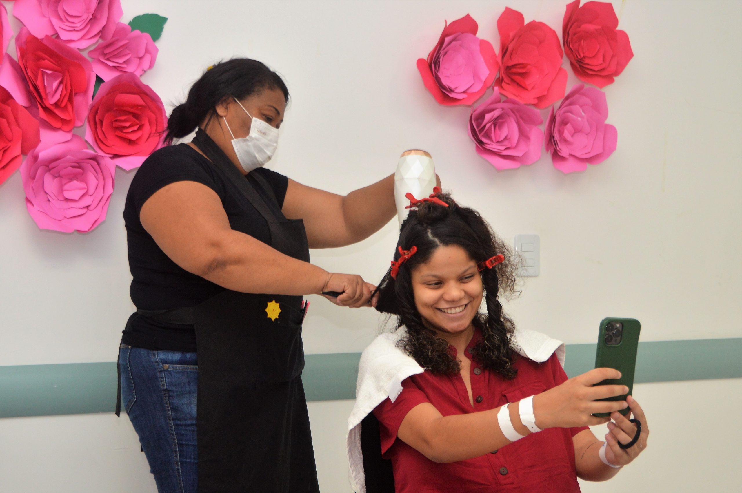 Leia mais sobre o artigo Hospital da Mulher promove dia de beleza em alusão ao Dia das Mães