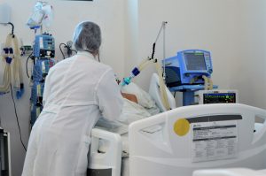 Hospital da Mulher recebe certificado de seis meses consecutivos sem infecções do trato urinário