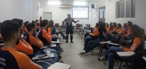 Samu recebe acadêmicos de Medicina e residentes de Enfermagem para estágio curricular