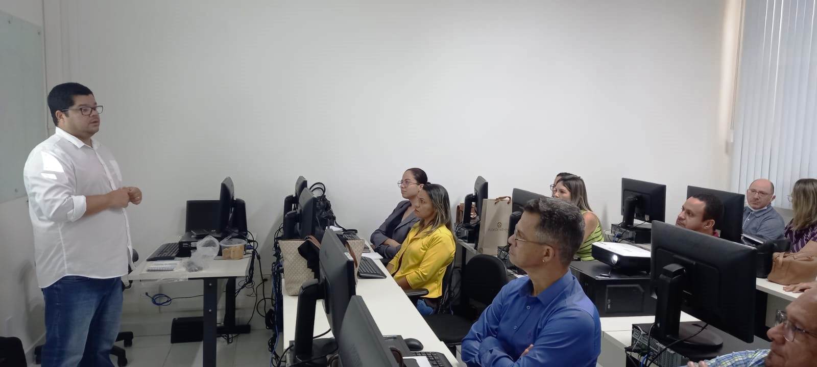 Leia mais sobre o artigo Sesau promove Oficina de Folha de Pagamento para servidores das unidades