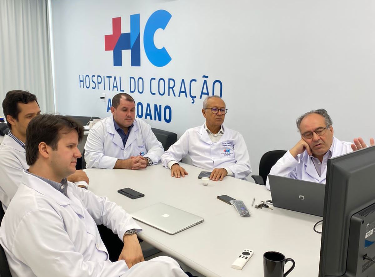 Leia mais sobre o artigo Médicos do Hospital do Coração Alagoano são capacitados por cirurgião de Portugal