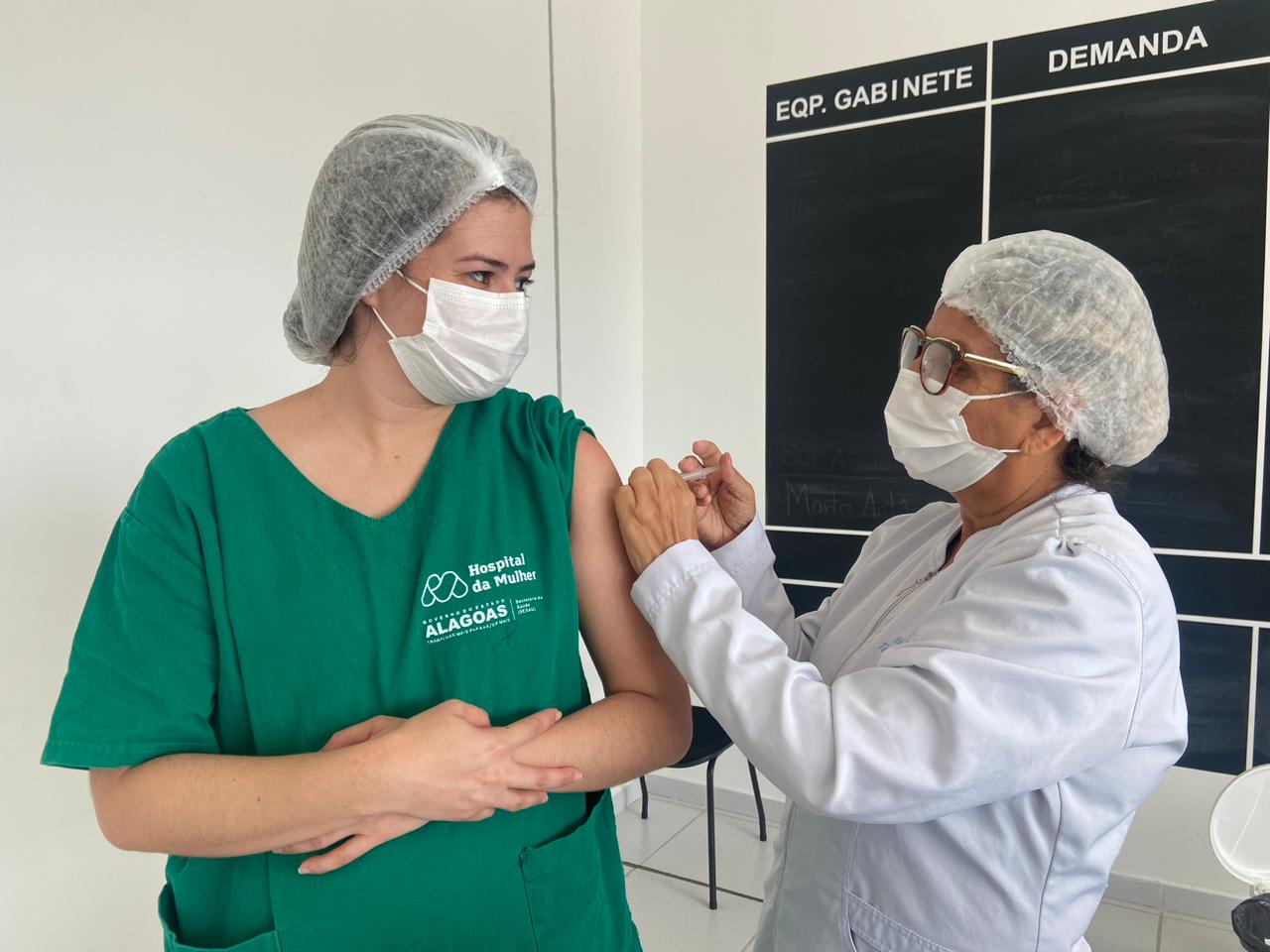 Leia mais sobre o artigo Hospital da Mulher promove Dia D de vacinação para seus funcionários