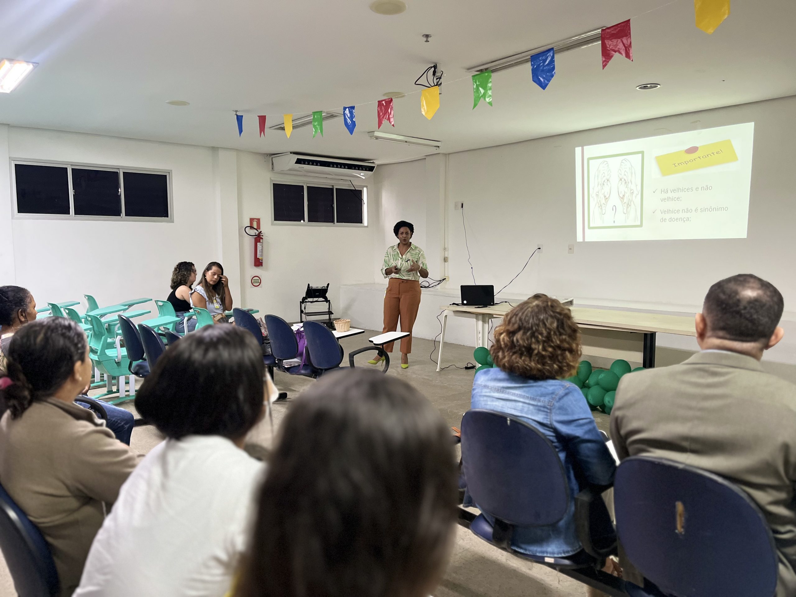 Leia mais sobre o artigo HGE faz roda de conversa para conscientizar idosos contra situações de violência
