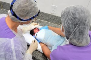 Mais de 200 cirurgias para correção de língua presa são realizadas em um ano no Hospital da Mulher