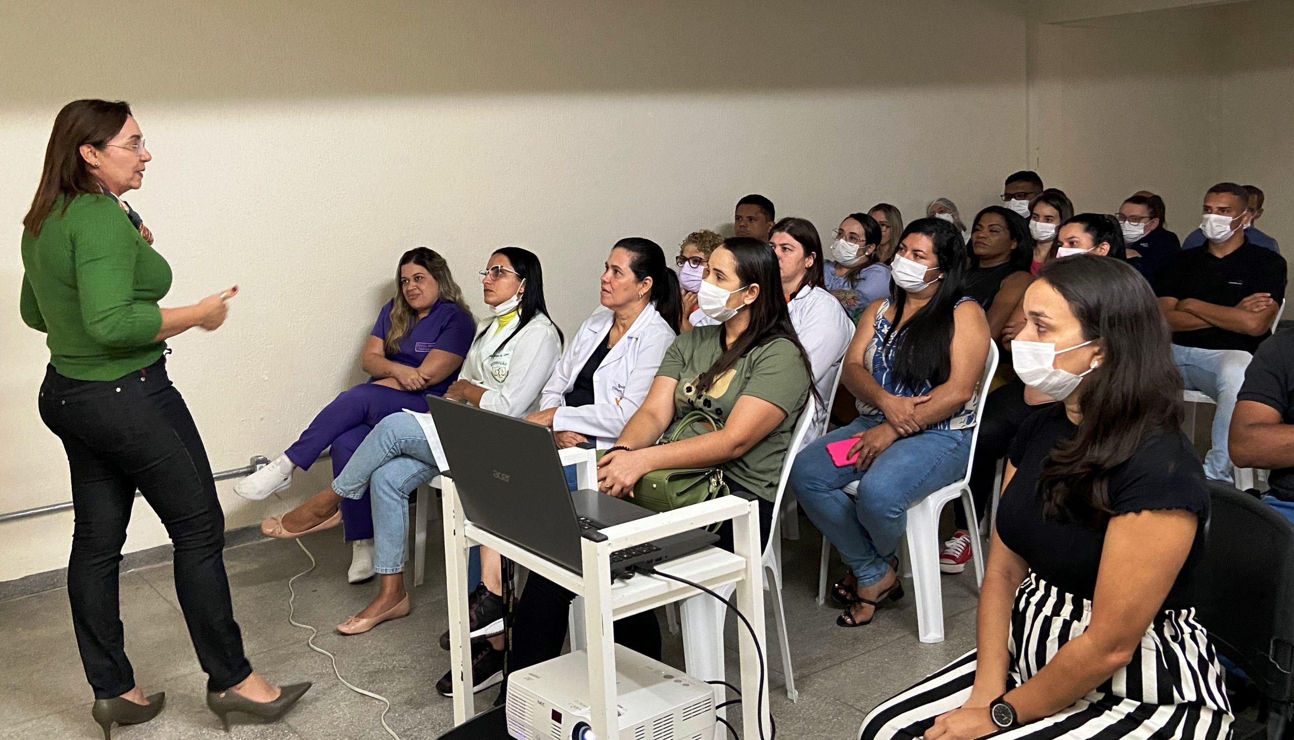 Leia mais sobre o artigo Capacitação sobre acolhimento de pessoas em situação de rua é realizada no Hospital Regional da Mata