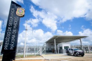 Saúde abre inscrições para contratação temporária de 96 profissionais que irão atuar no sistema prisional