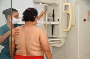 Mulheres privadas de liberdade recebem consultas para rastreamento do câncer de mama