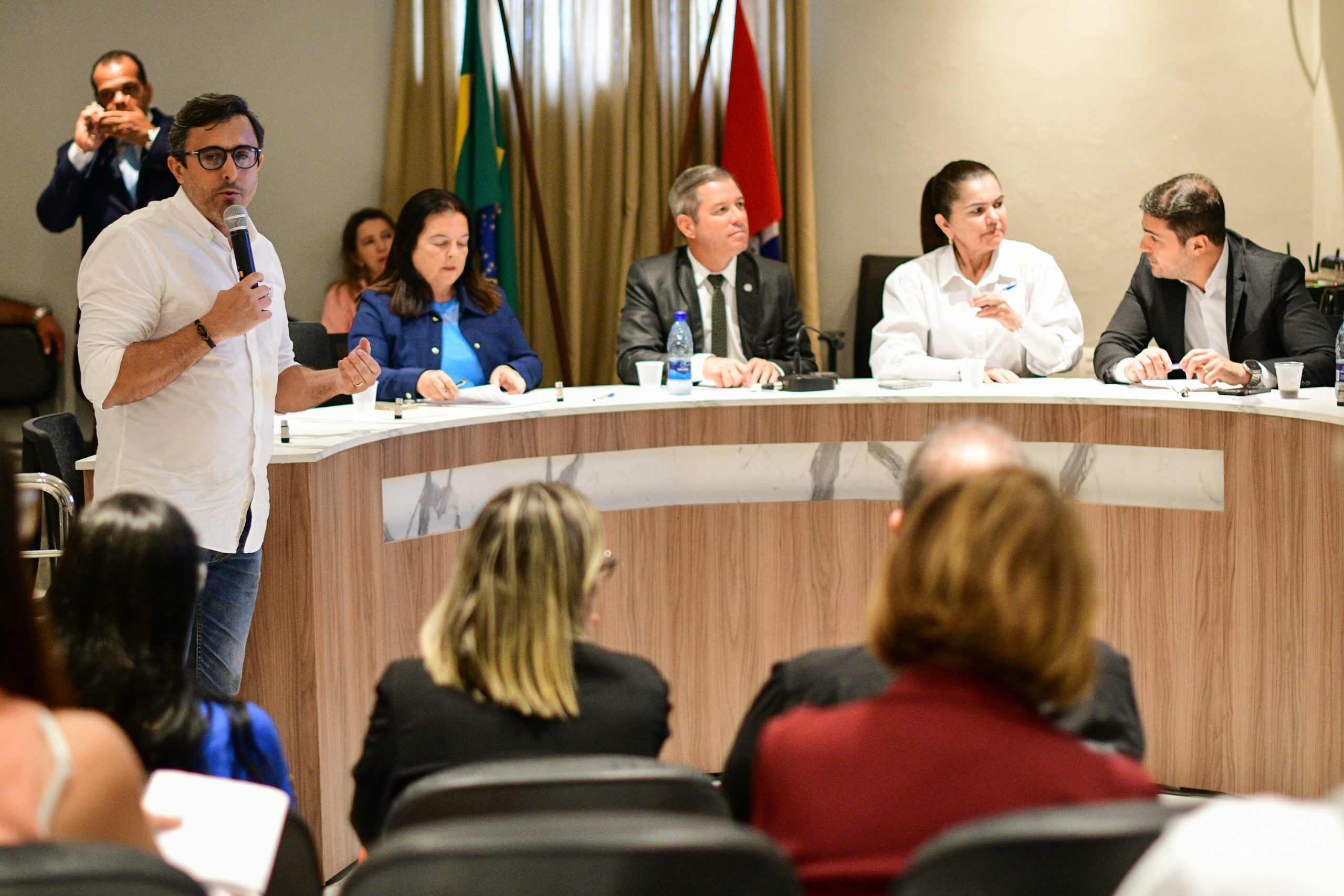 Leia mais sobre o artigo Saúde discute na ALE assistência à pessoa com Transtorno do Espectro Autista