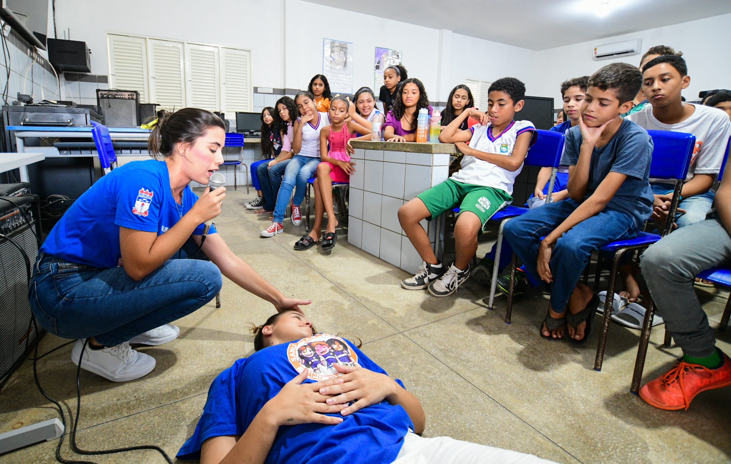 Leia mais sobre o artigo Samu nas Escolas vai ao bairro Antares e orienta estudantes sobre primeiros socorros