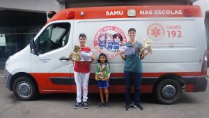 Projeto Samu nas Escolas entrega premiação aos alunos que redigiram as melhores redações em 2023