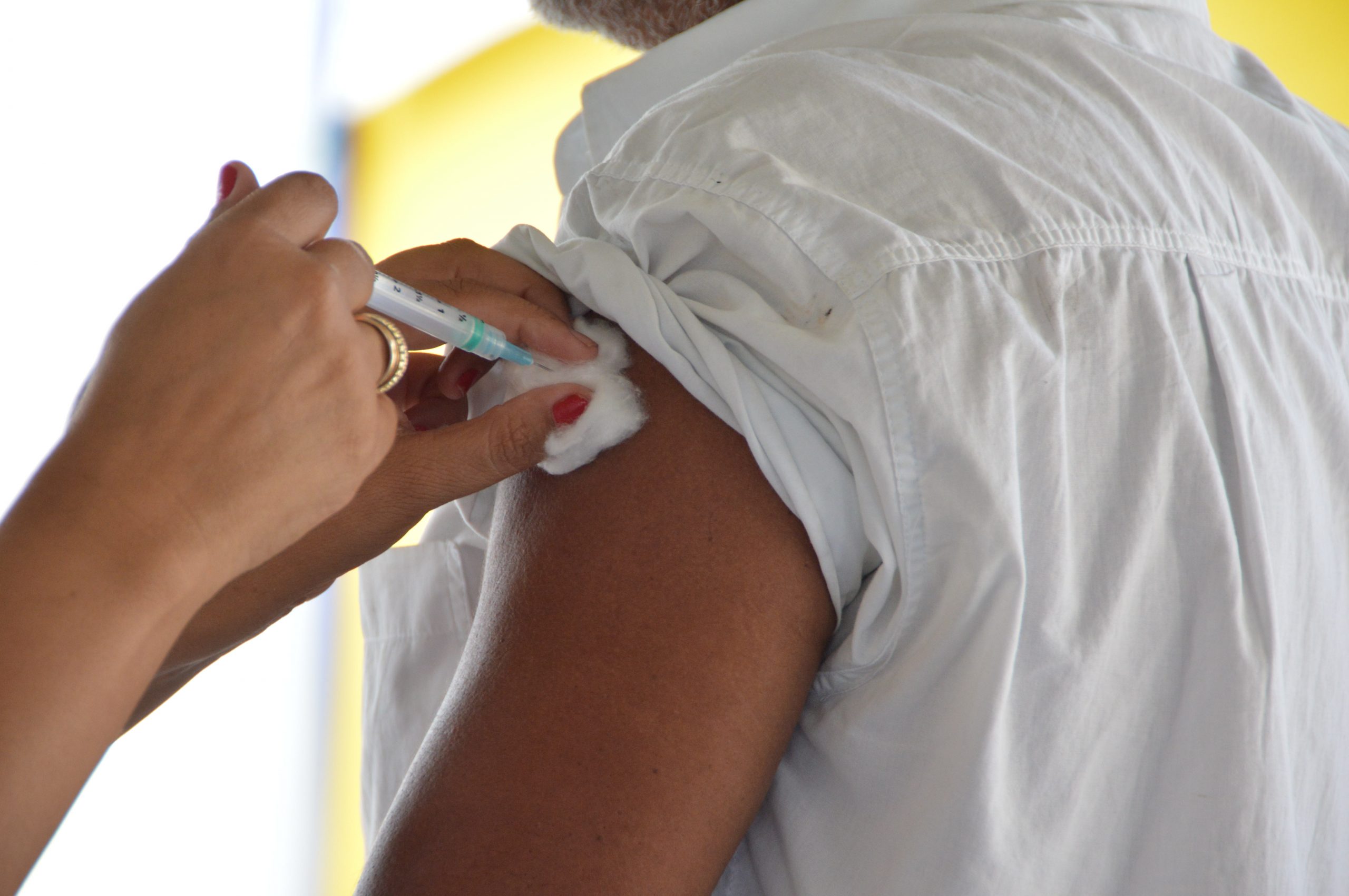 Leia mais sobre o artigo SUS irá incorporar a vacina contra dengue em 2024