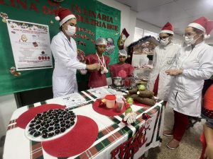 HGE promove oficina de culinária natalina para crianças da pediatria