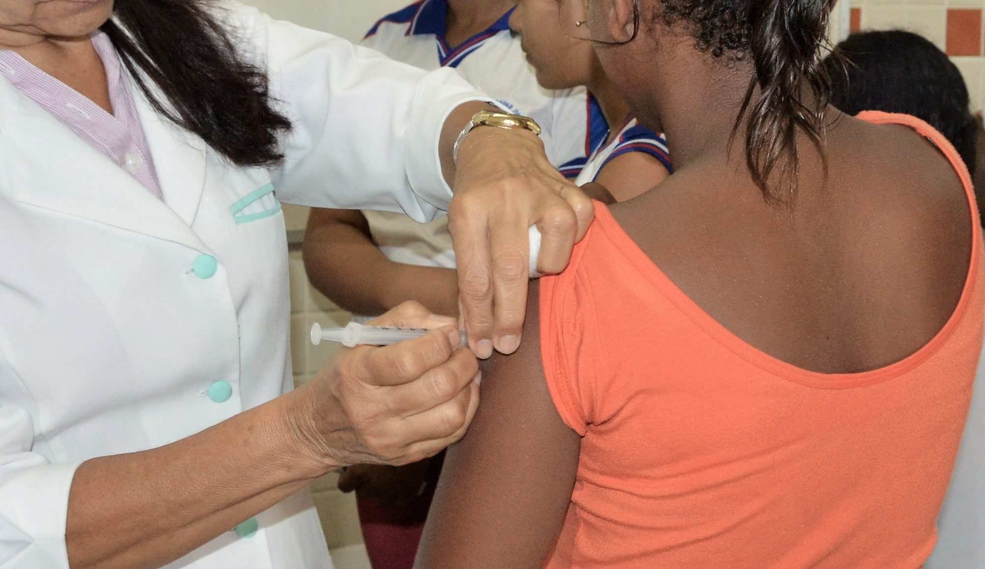 Leia mais sobre o artigo Sesau alerta sobre importância da segunda dose da vacina contra HPV