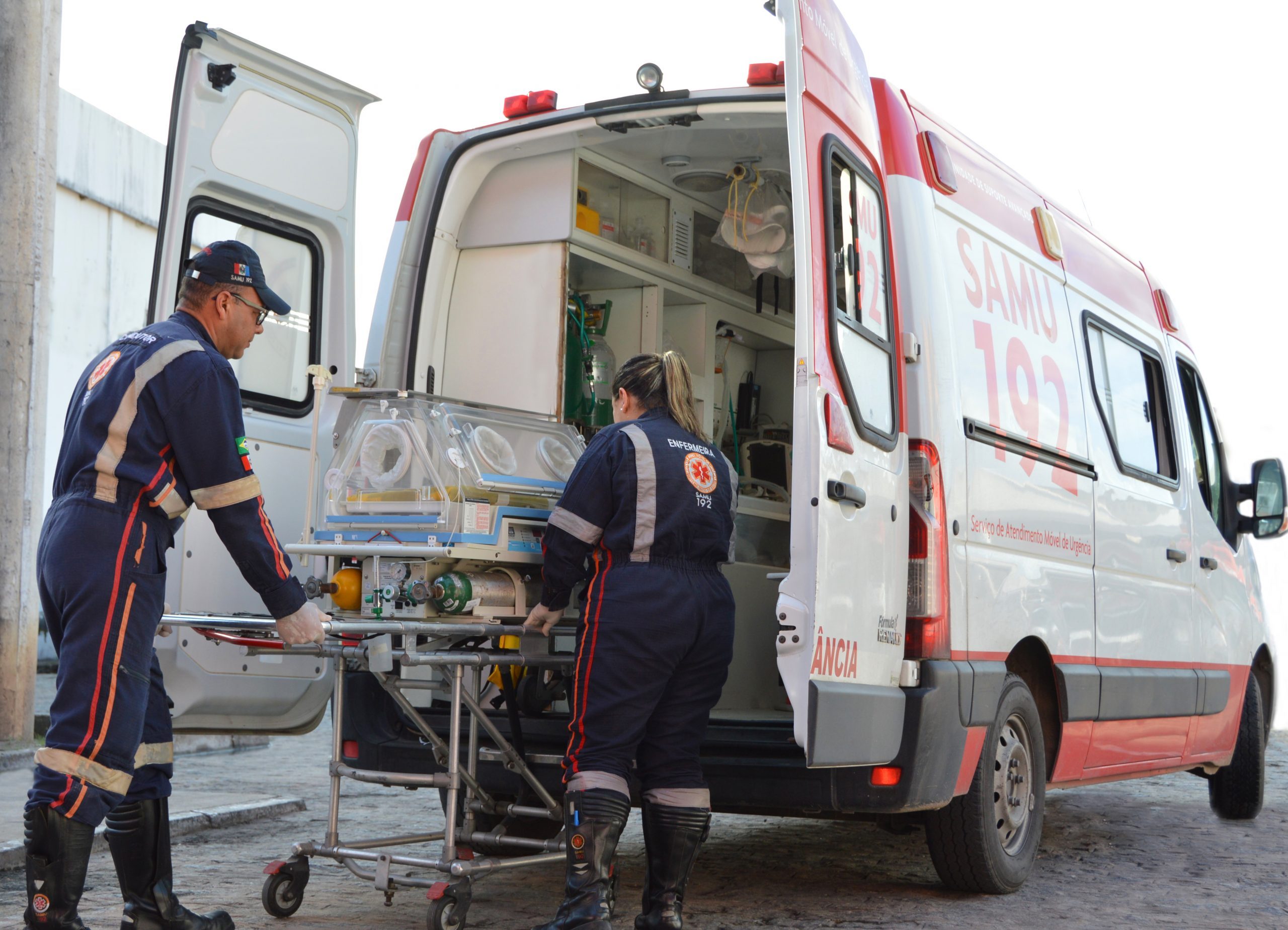 Leia mais sobre o artigo Samu transporta gêmeos recém-nascidos do Hospital Regional Norte para Pernambuco