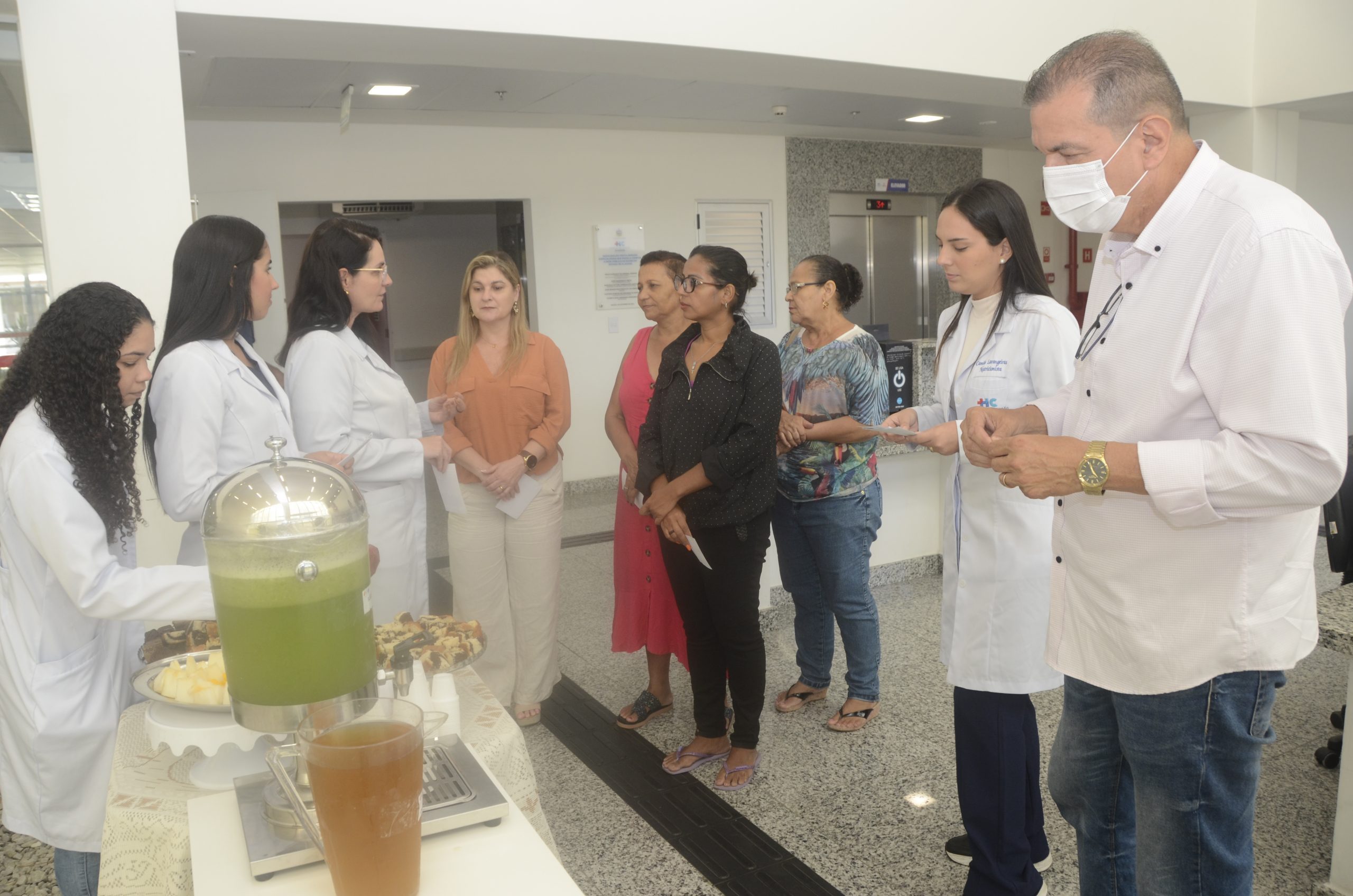 Leia mais sobre o artigo Hospital do Coração Alagoano promove ação para incentivar a hidratação adequada de pacientes e funcionários