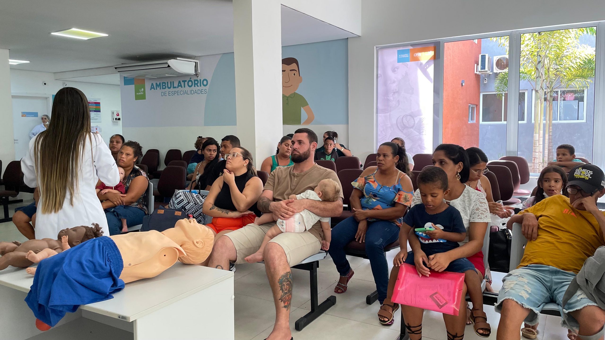 Leia mais sobre o artigo Hospital da Criança de Alagoas promove treinamento sobre primeiros socorros com acompanhantes e pacientes