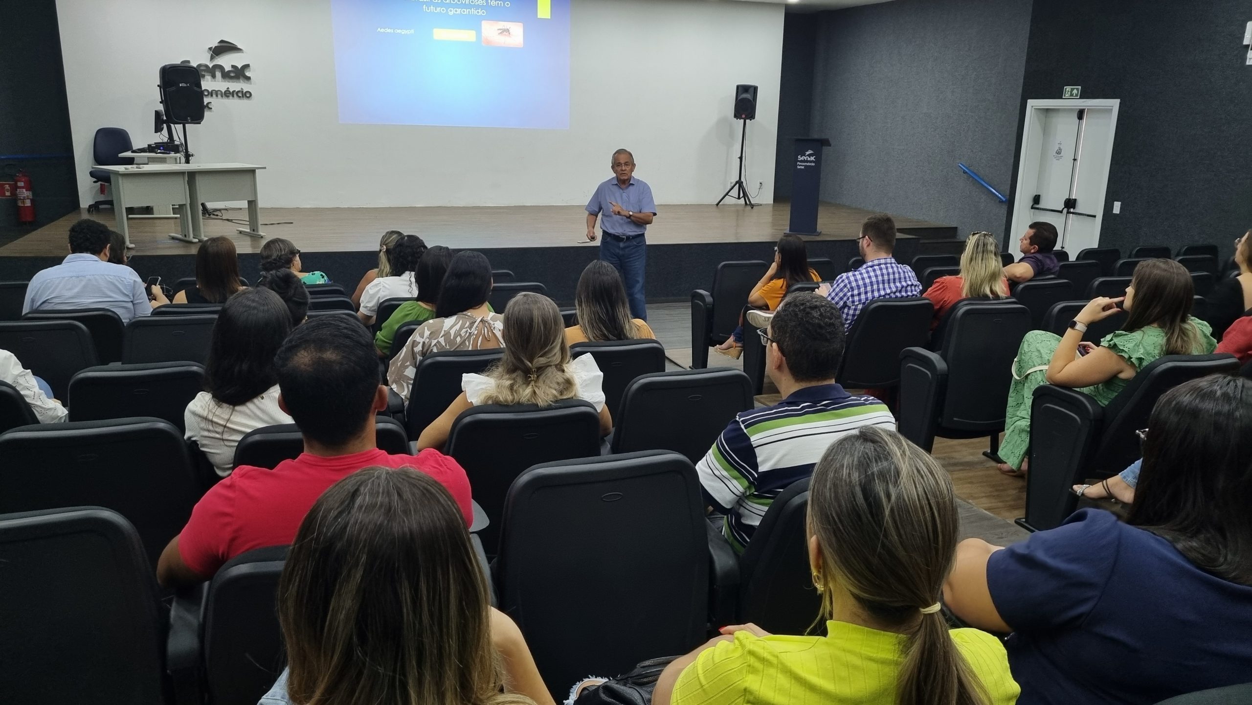 Leia mais sobre o artigo Médicos e enfermeiros são capacitados pela Sesau sobre manejo clínico de pacientes com dengue, Zika e chikungunya