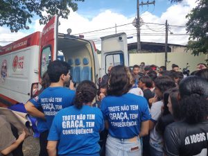 Samu nas Escolas leva noções de primeiros socorros a alunos de escola em Maceió