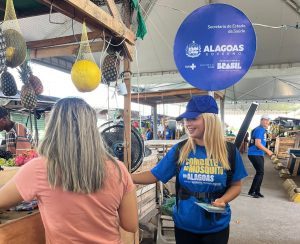 Sesau realiza ação itinerante de combate à dengue no bairro Benedito Bentes, em Maceió