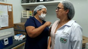 Hospital de Emergência do Agreste inicia Campanha de Vacinação dos Servidores contra a Influenza 