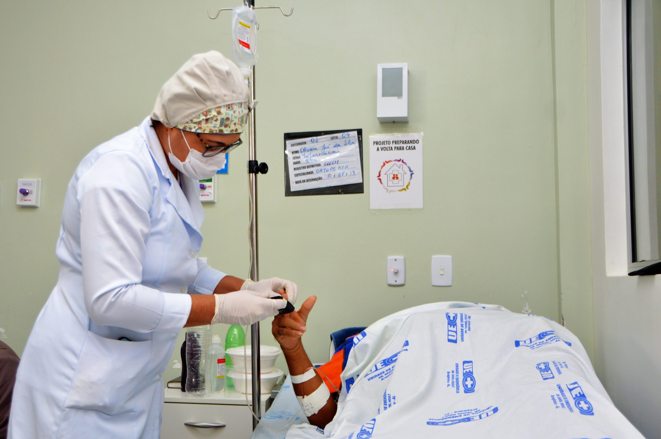 Leia mais sobre o artigo Hospital de Emergência do Agreste procura por familiares de paciente internado desde o último 10 de março