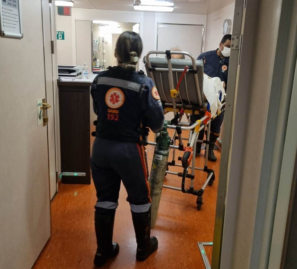 Leia mais sobre o artigo Samu salva a vida de espanhol que teve mal-estar em navio de cruzeiro que atracou em Maceió