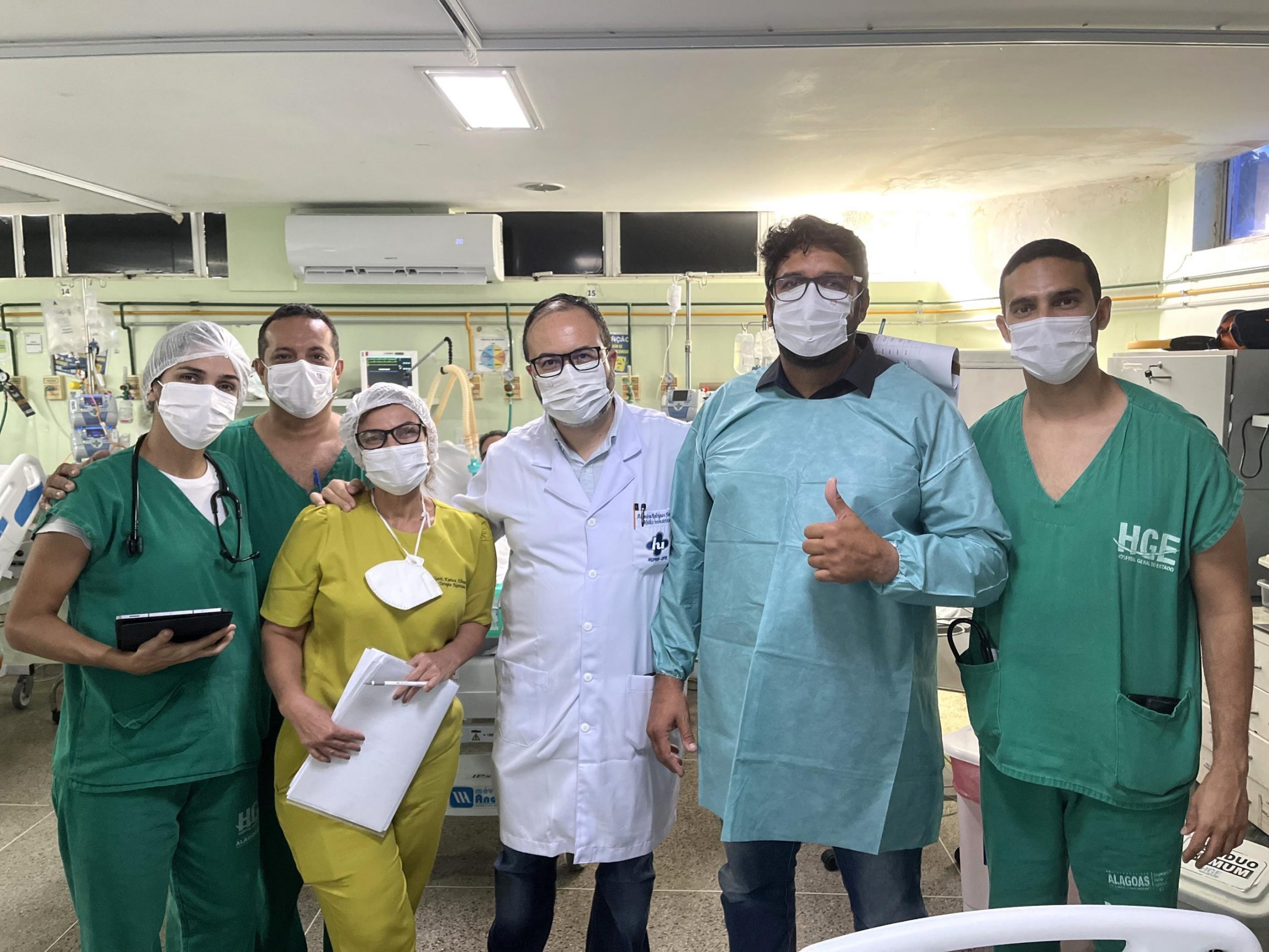 Leia mais sobre o artigo Ex-paciente volta ao HGE para agradecer aos profissionais por ter salvo a sua vida