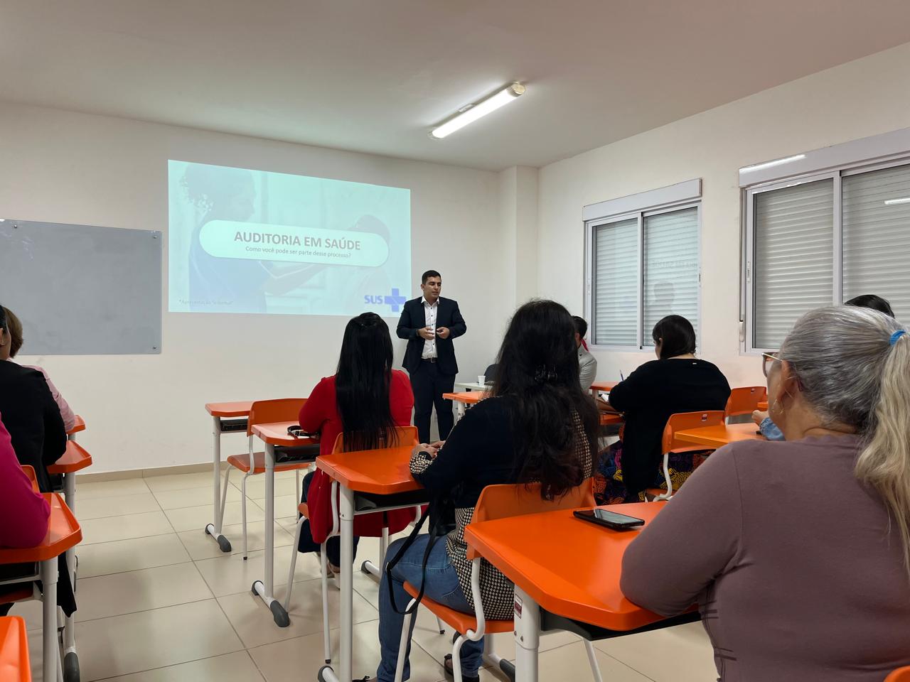 Leia mais sobre o artigo Servidores do Hospital de Emergência do Agreste participam de aula sobre Auditoria em Saúde