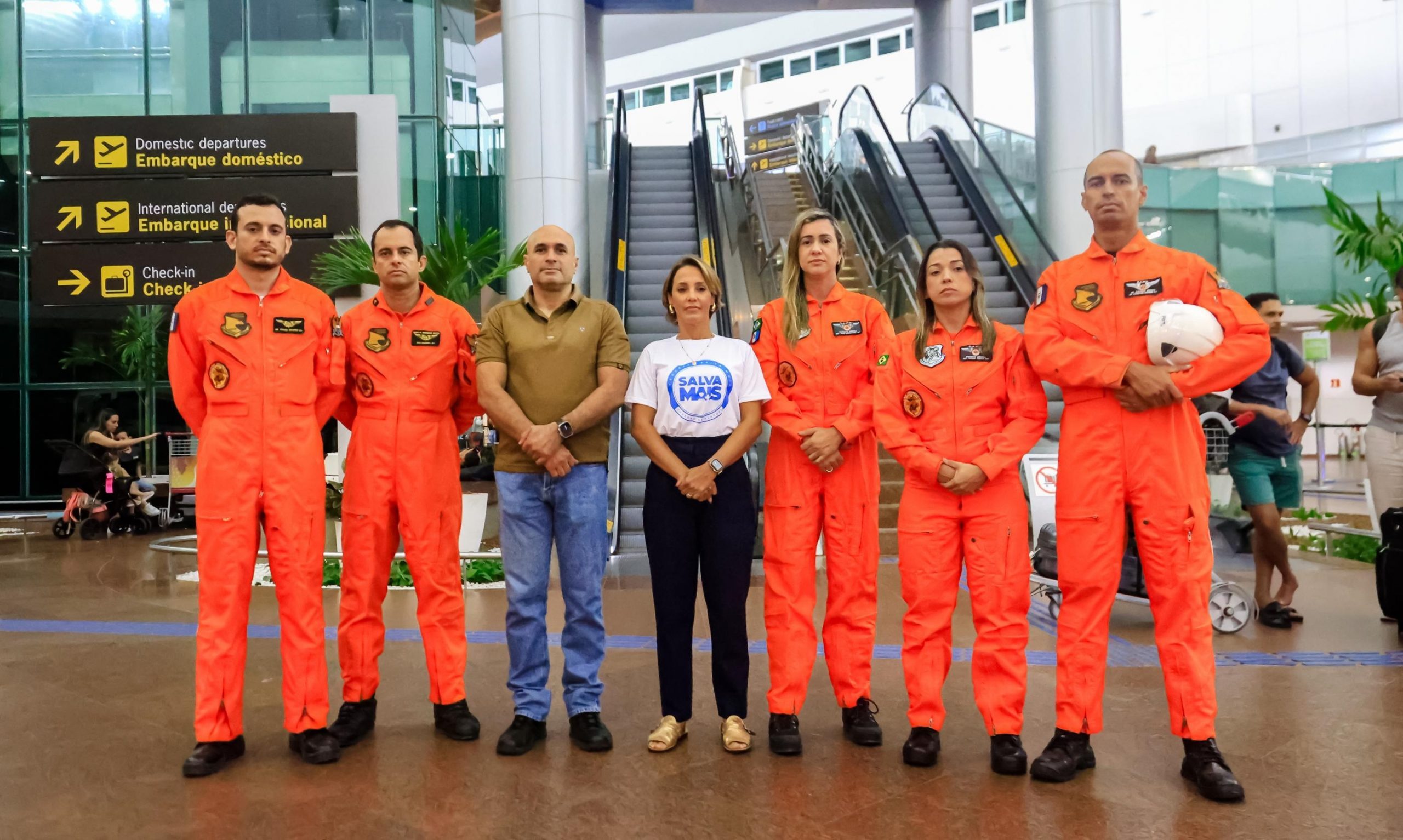 Leia mais sobre o artigo Governo de Alagoas envia médicos e enfermeiros do grupamento aéreo para auxiliar em resgates no RS