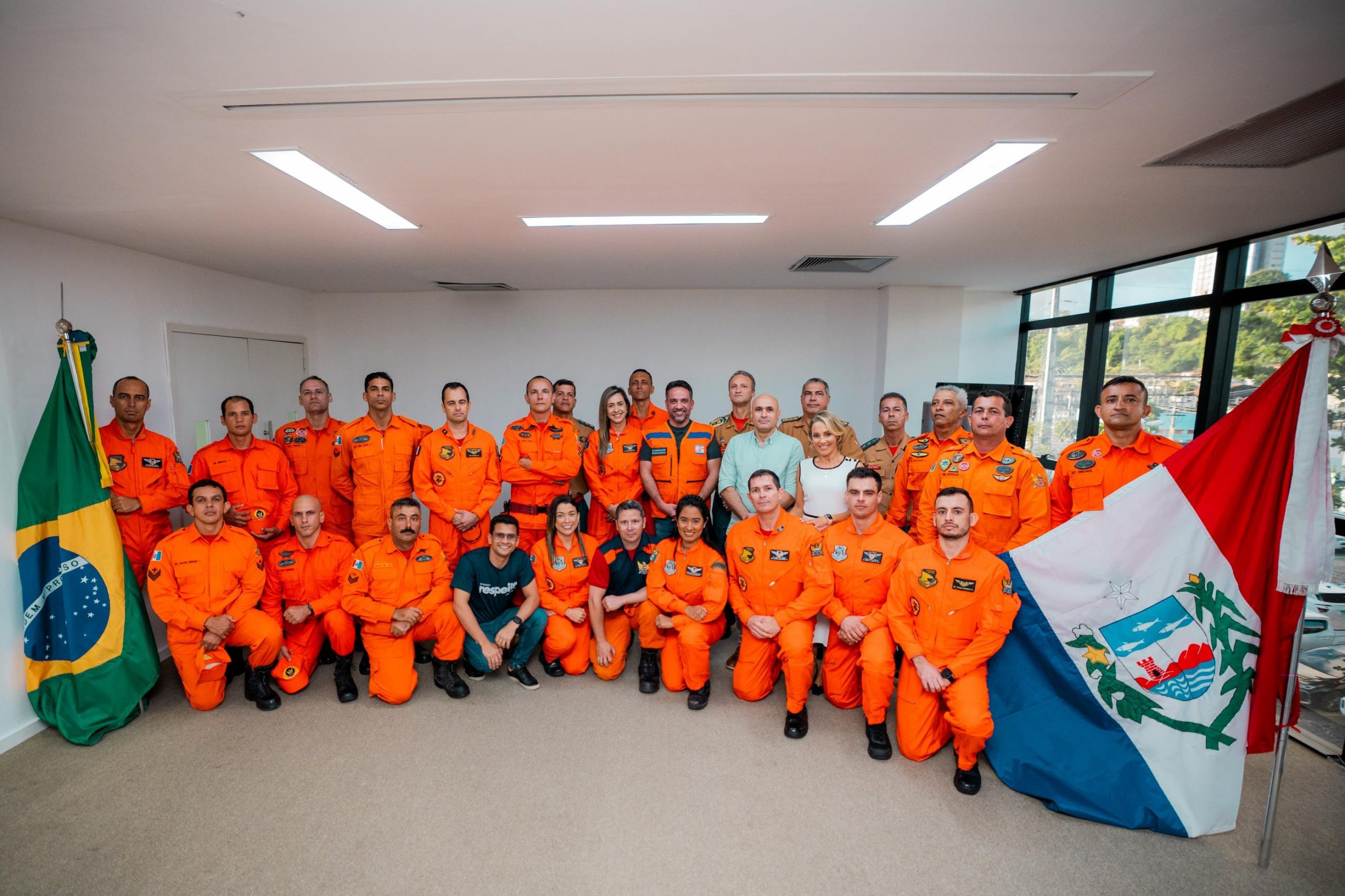 Leia mais sobre o artigo Governador elogia integrantes da força-tarefa alagoana na missão humanitária no Rio Grande do Sul