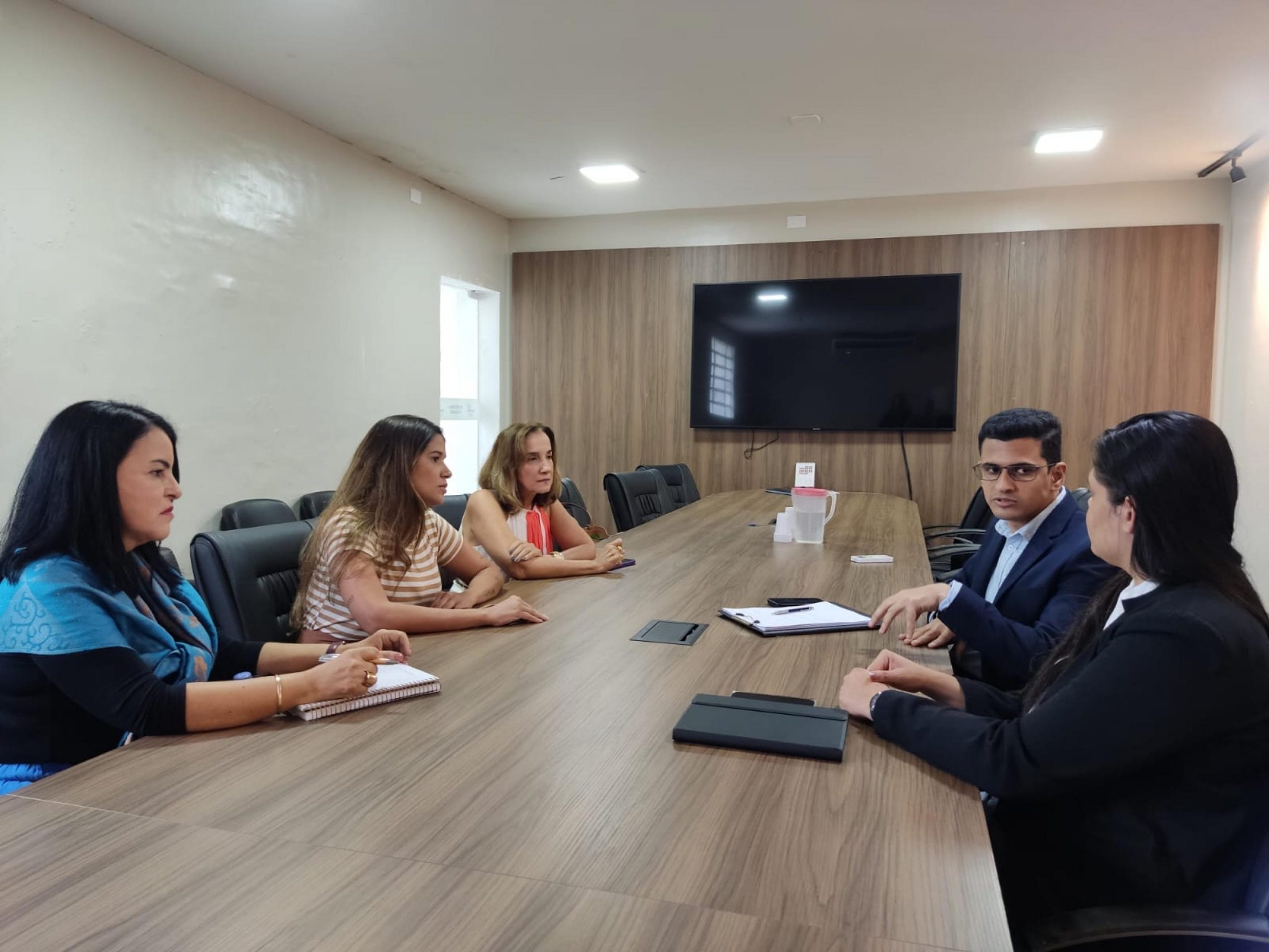 Leia mais sobre o artigo Polícia Científica se reúne com Sesau e Seplag para tratar de laudo de avaliação de insalubridade