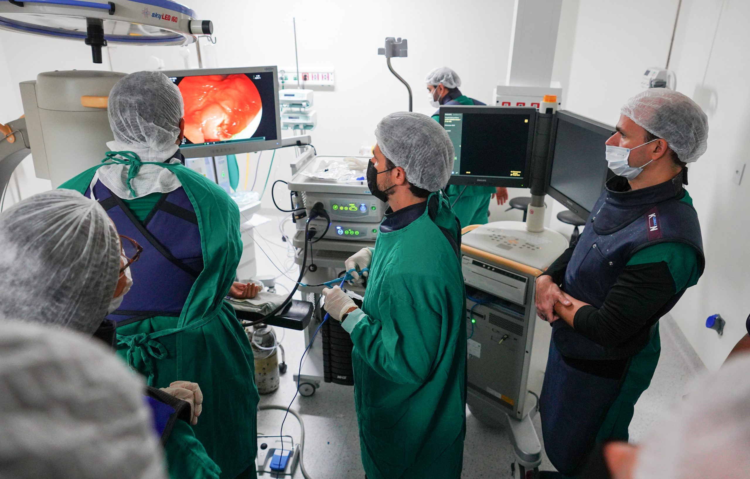 Leia mais sobre o artigo Hospital Metropolitano realiza treinamento sobre cirurgia destinada a desobstruir o canal do fígado e pâncreas