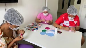 Hospital da Criança realiza projeto de arte manual com acompanhantes e responsáveis por crianças na UTI