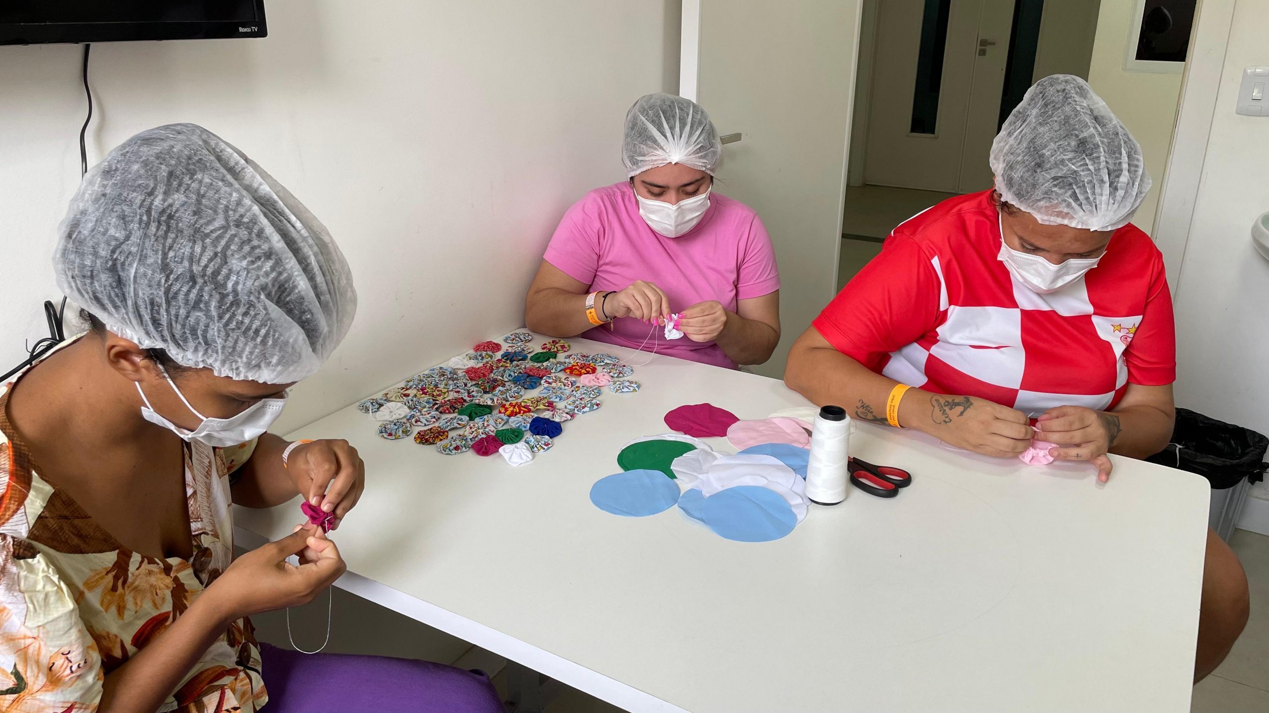 Leia mais sobre o artigo Hospital da Criança realiza projeto de arte manual com acompanhantes e responsáveis por crianças na UTI