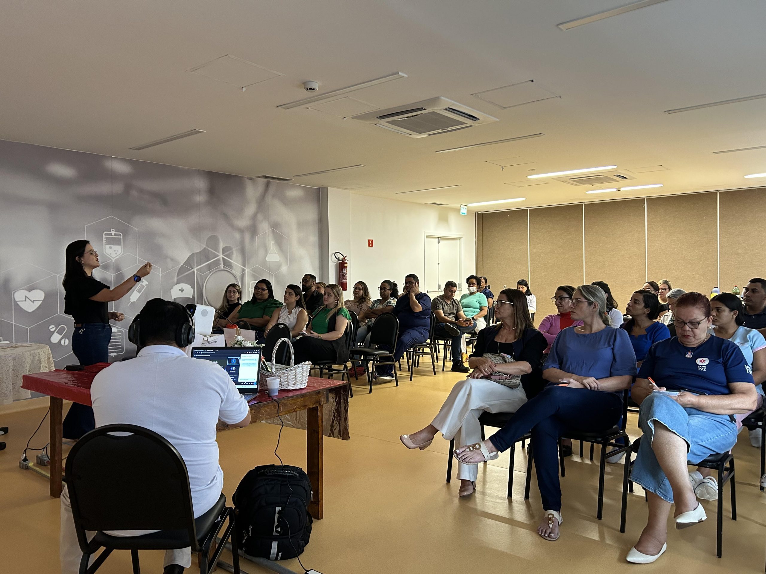 Leia mais sobre o artigo Capacitação no Hospital do Coração Alagoano revela os bastidores da Central de Material e Esterilização