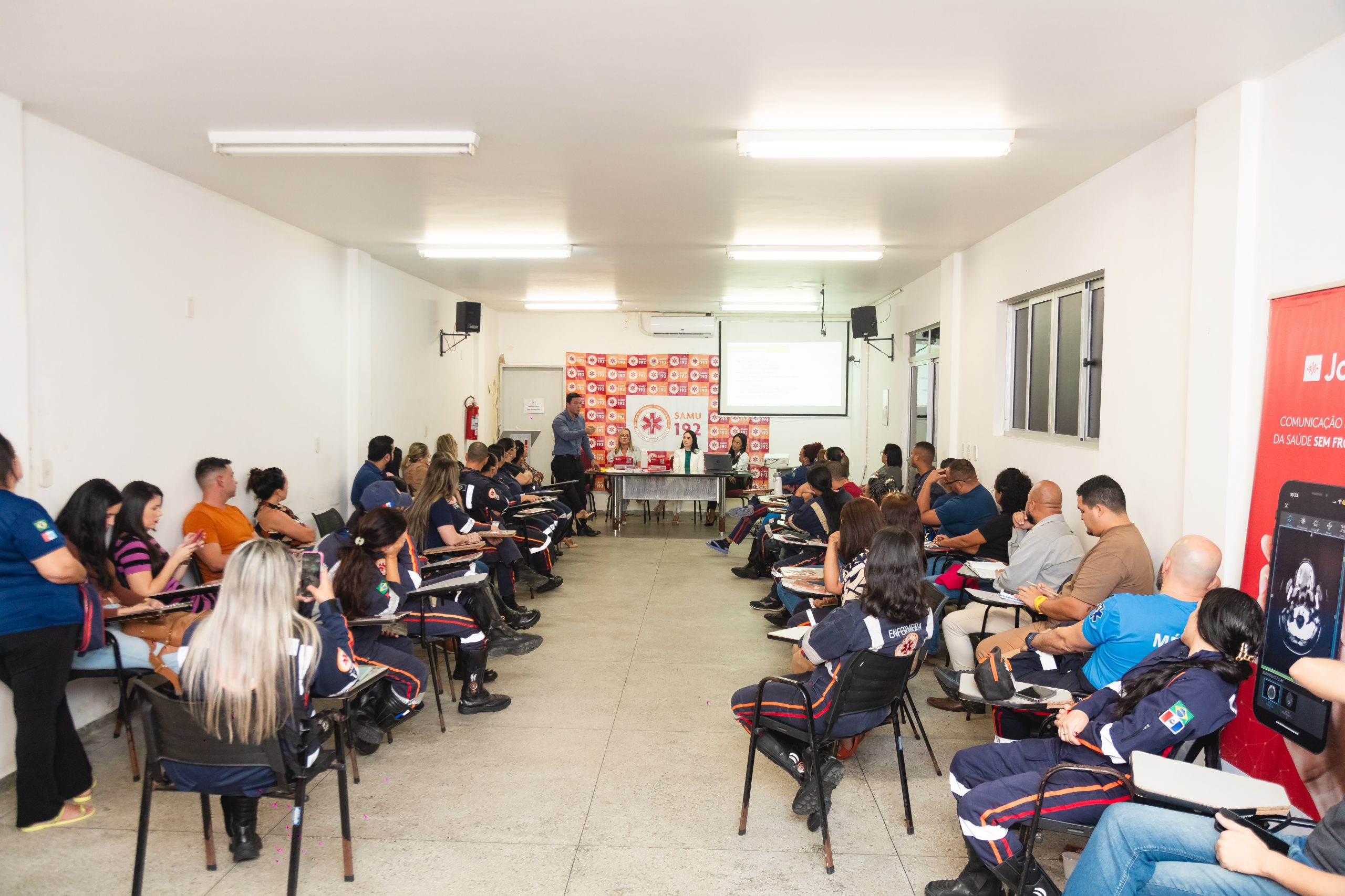 Leia mais sobre o artigo Sesau capacita socorristas do Samu com foco nos programas AVC Dá Sinais e Bate Coração