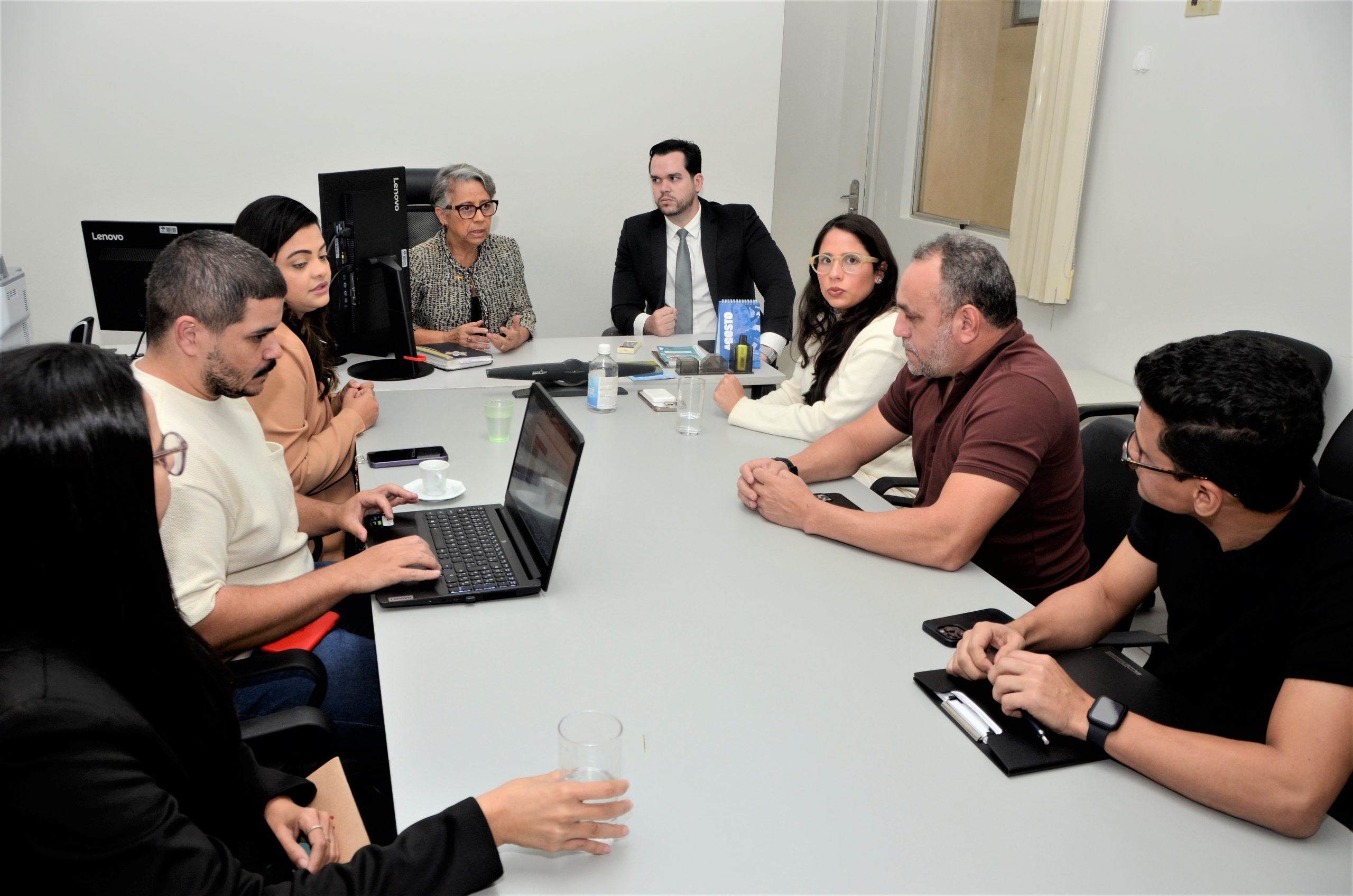Leia mais sobre o artigo Sesau discute avanços na assistência de pessoas com Transtorno do Espectro Autista em Alagoas