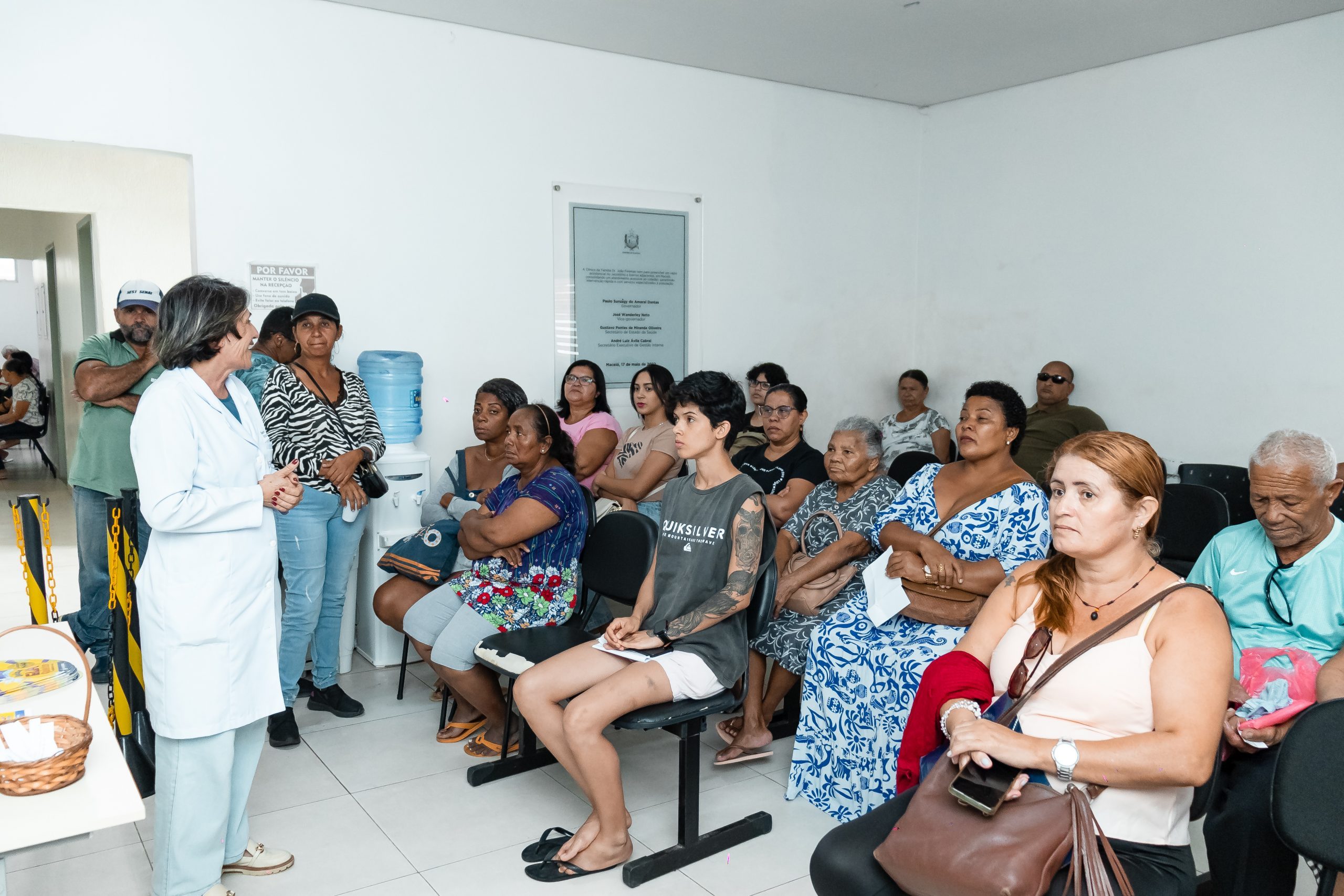 Leia mais sobre o artigo Clínica da Família do Jacintinho realiza Sala de Espera sobre Agosto Lilás